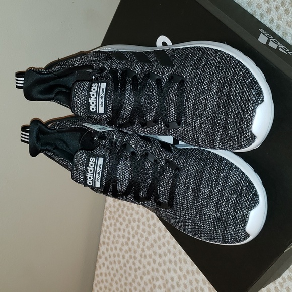 Adidas lite Racer Made with Earth Friendly Materials Fabrication. - Picture 6 of 11